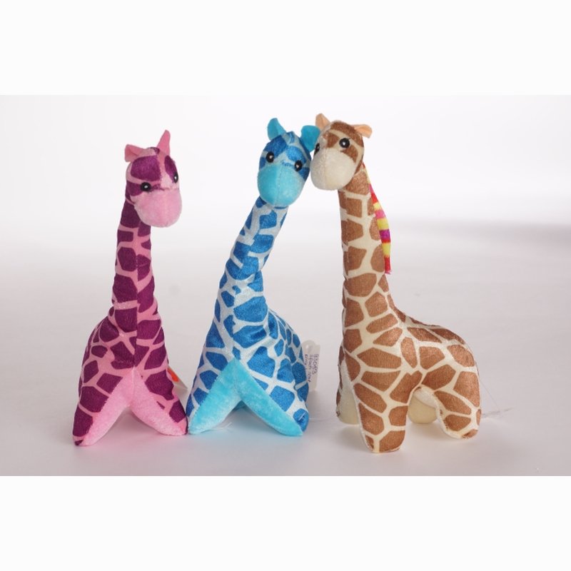 Plüsch Giraffe stehend, lila, braun, blau, Velvet, 3-fach sortiert, 24 cm